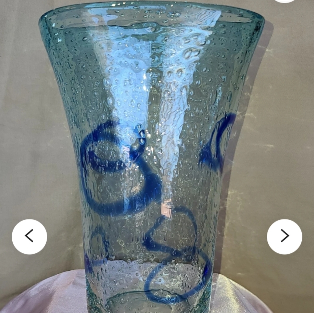 VINTAGE HANDBLOWN GLASS ART VASE 9X6 VERY HEAVY
